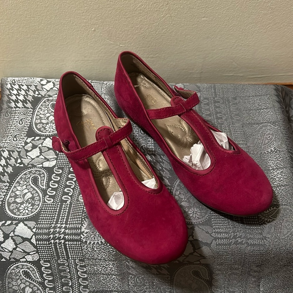 Clarks Women's Red Flats